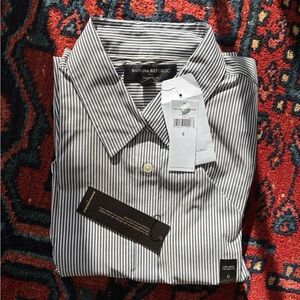 Banana Republic Tailored Fit Non-Iron Striped Dress Shirt size 6 NWT Button Down